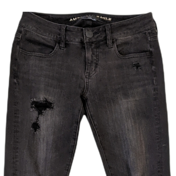 AMERICAN Eagle women’s black distressed super low jegging sz 4 - Picture 4 of 11